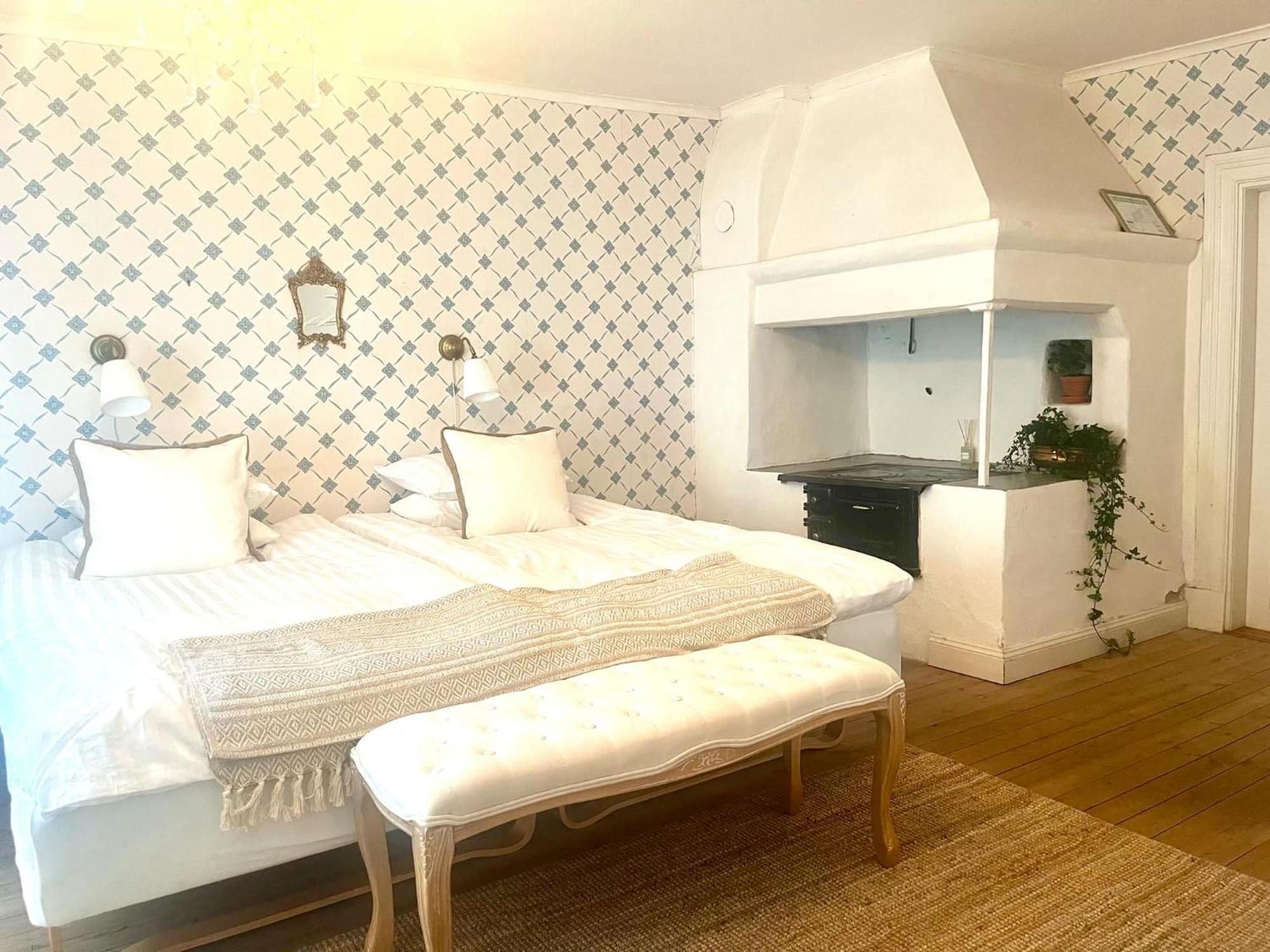 Loevstabruks Vaerdshus Och Brukshotellet Aenkehuset 외부 사진