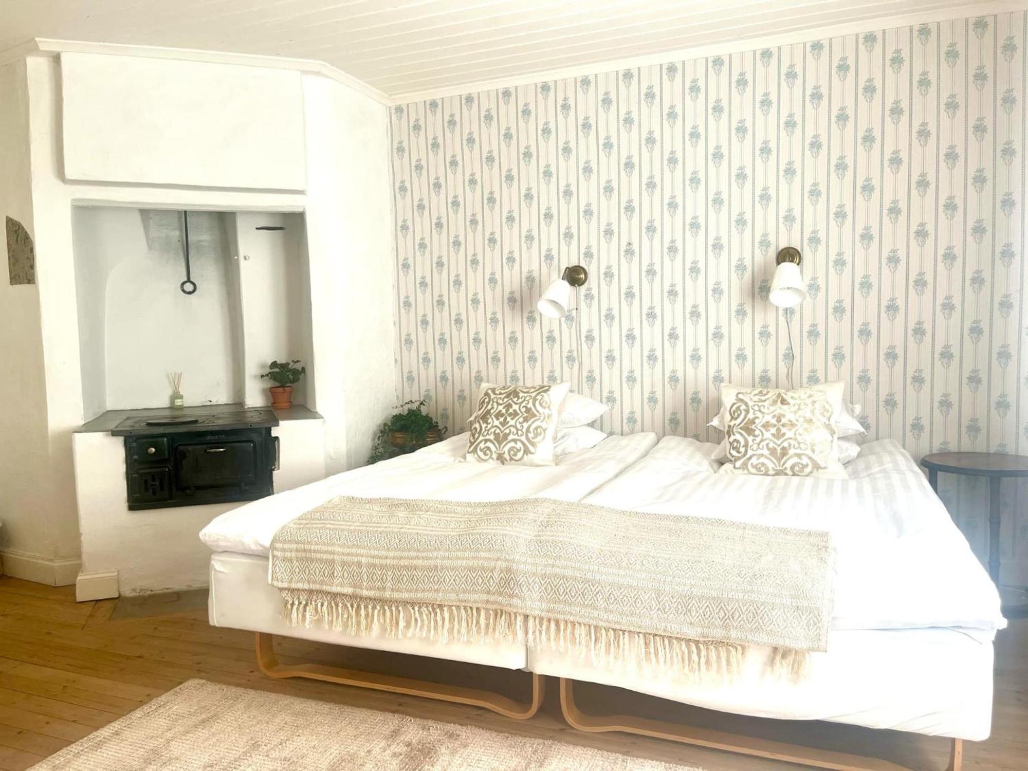 Loevstabruks Vaerdshus Och Brukshotellet Aenkehuset 외부 사진